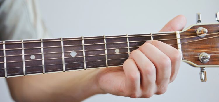 11 Easy Guitar Chords for Beginners